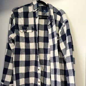 Men’s white and navy plaid shirt